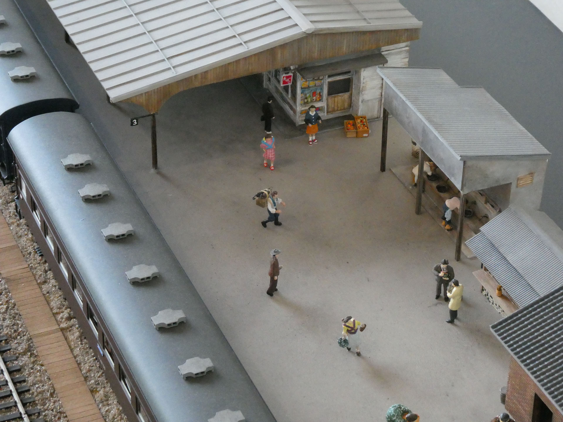 人形ひとつひとつにドラマを感じられる