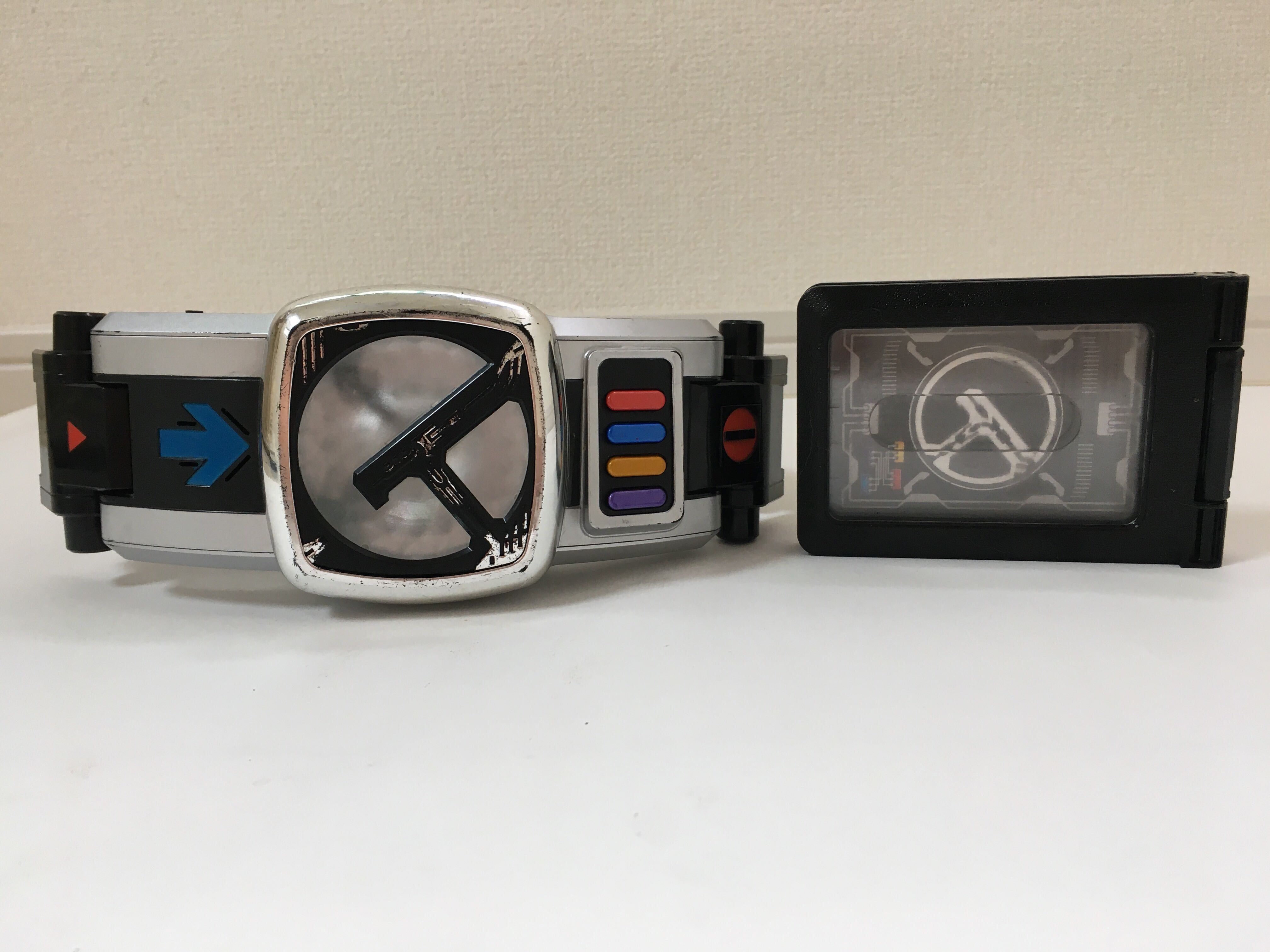 その中でも特にお気に入りが「仮面ライダー電王 変身ベルト DXデンオウベルト」。2007年に発売された商品を中古で手に入れた。使い込んでいるため表面がはげているが、それだけ思い入れも強い