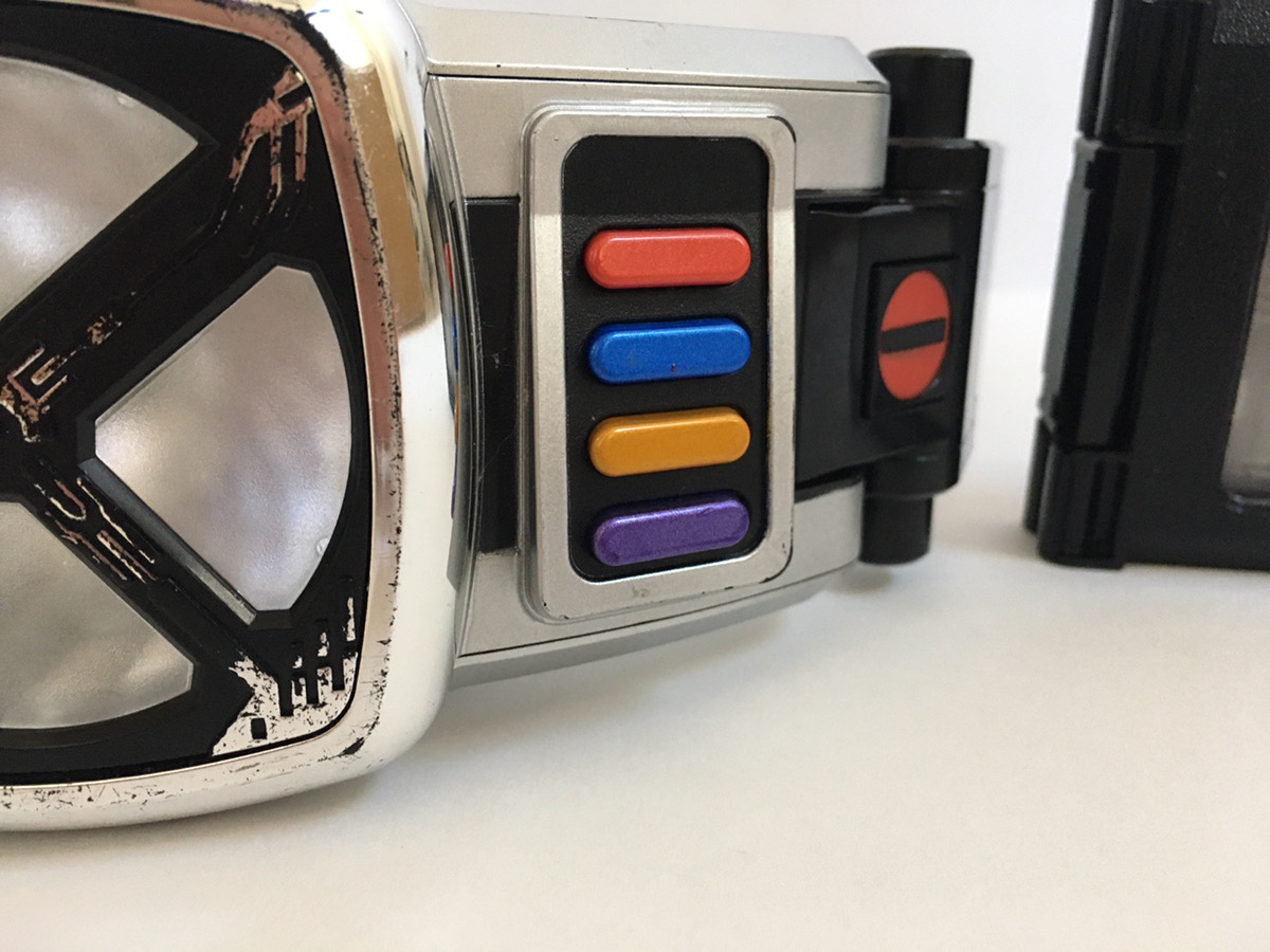 4つのボタンでそれぞれのフォームに変身