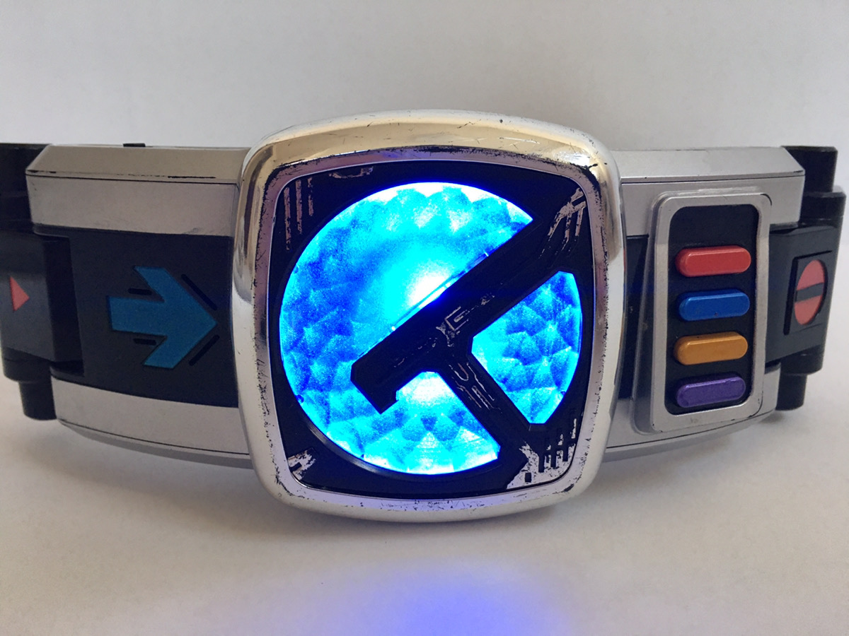 4つのフォームの発光はどれも美しく鮮やかだ