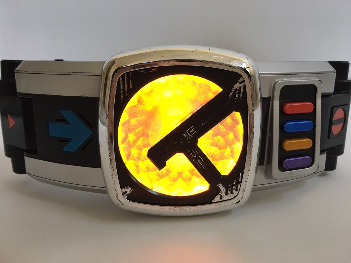 4つのフォームの発光はどれも美しく鮮やかだ