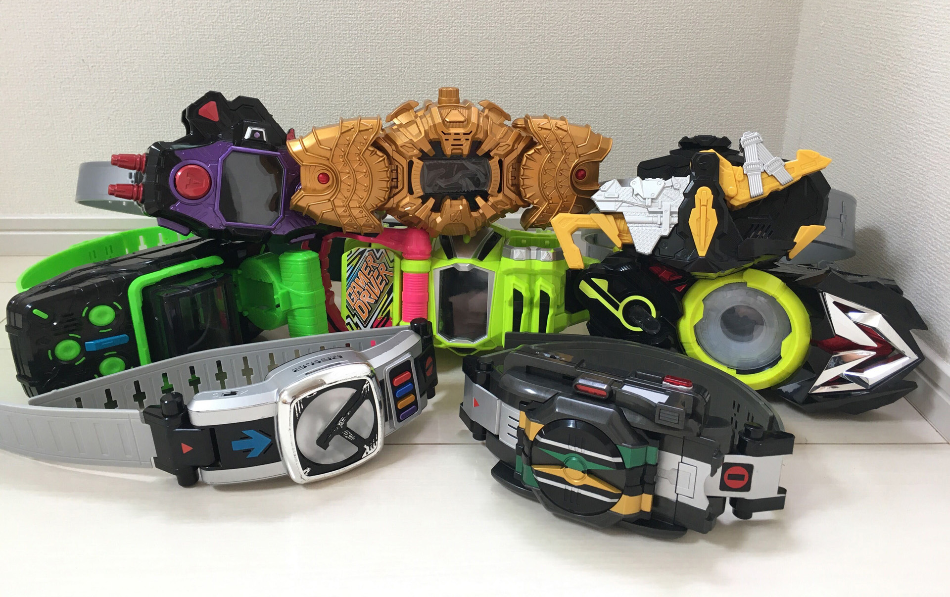 私達家族のベルトコレクション。子供達だけでなく家族皆でお気に入りだ