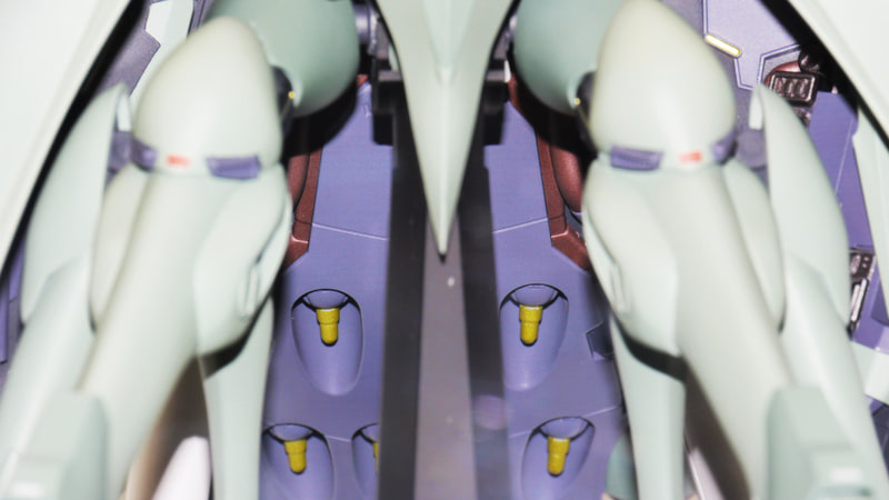 リアスカートのファンネルが見えました！10基のファンネルは全て着脱可能だそうです