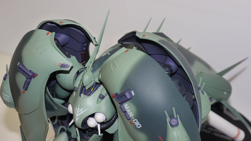 リアスカートのファンネルが見えました！10基のファンネルは全て着脱可能だそうです