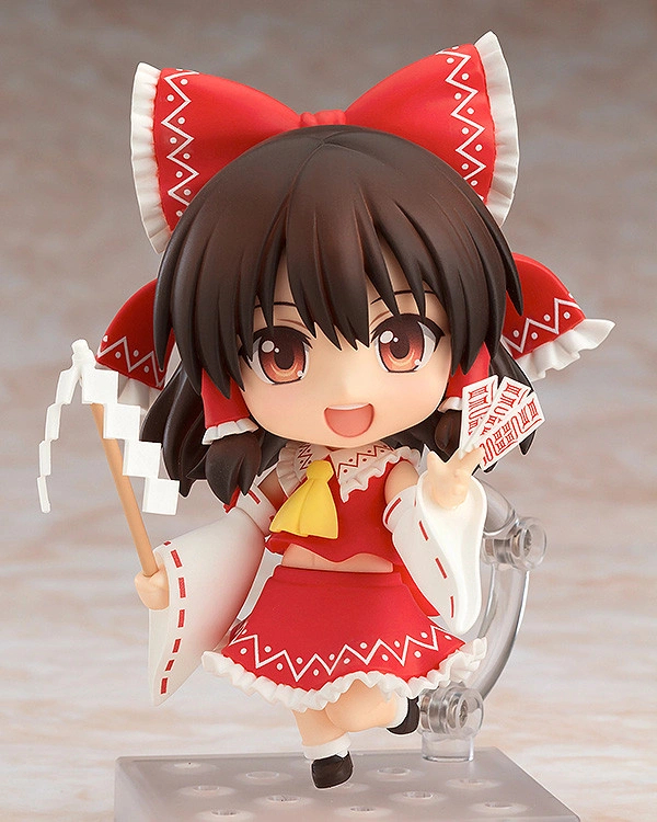 ねんどろいど700体目となる「ねんどろいど 博麗霊夢2.0」。100番ごとのナンバーでは必ずねんどろいど的＆フィギュア市場的に重要なアイテムがセレクトされます。
