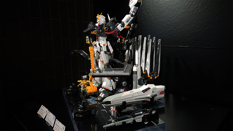 とてつもない密度感でνガンダムの整備状態のストーリーが浮かび上がってくるようです