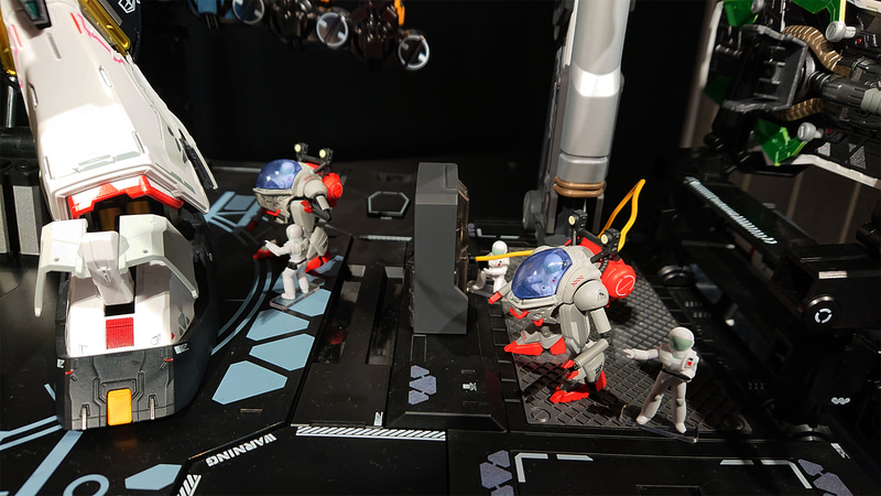チェーンが見守る中、アムロが指揮しνガンダムを整備する。どのような会話が行なわれているか想像するのが楽しい！