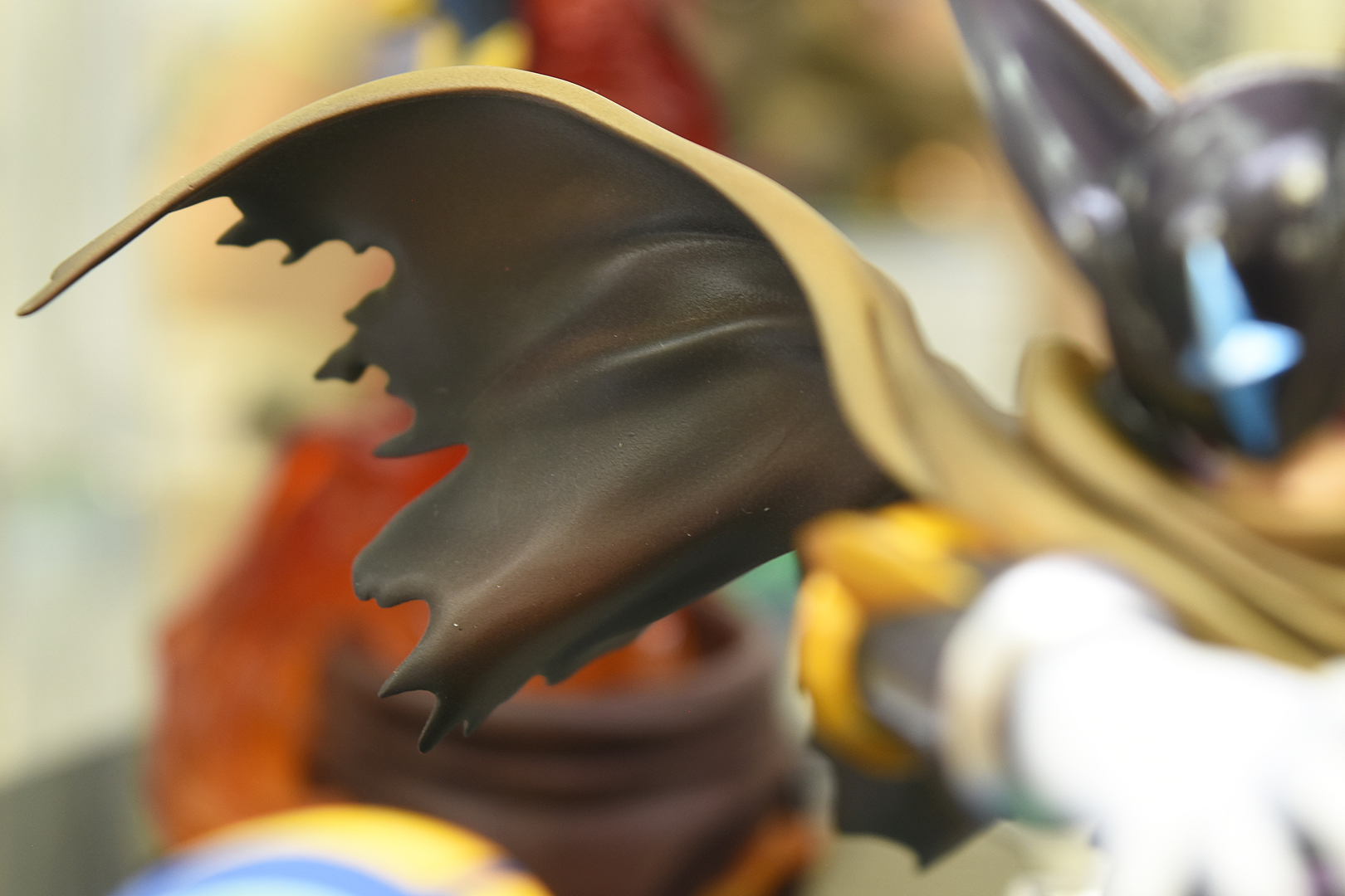 マントのボロボロ感も完全再現