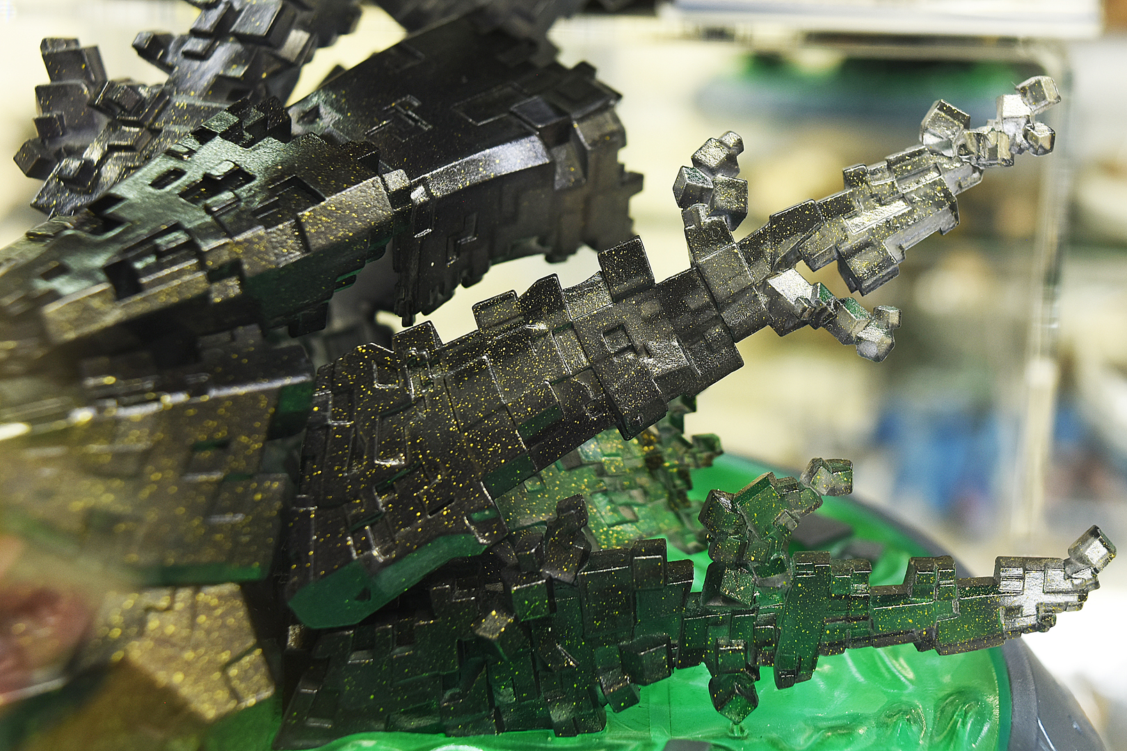 粒子状の金のラメがとても煌びやかだ