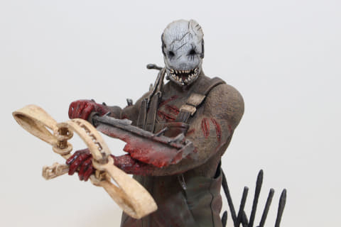 こだわりの造形と血みどろ塗装は必見！ 「DEAD BY DAYLIGHT」の殺人鬼