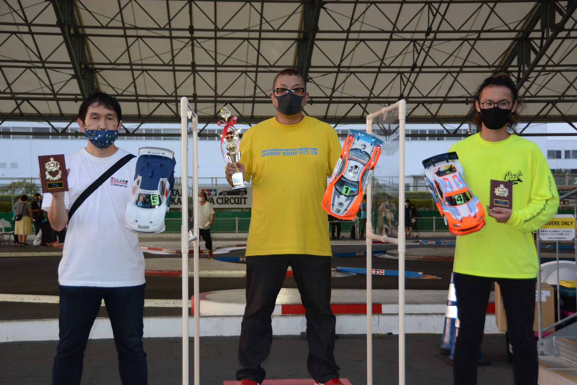 優勝者にはトロフィーが贈られる。勝者だけでなく、会場全体で「レースに参加するのが楽しい」という雰囲気が感じられた