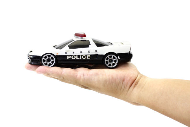 赤色警告灯は、LEDライトが流れるように点灯する