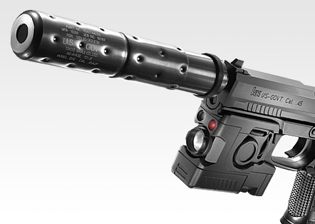 2002年発売の「ソーコムMk23」。価格は15,800円（税別）。18年前のモデルだが今でも人気の高い商品で、サイレンサーとLAM、ガンケースが同梱されている