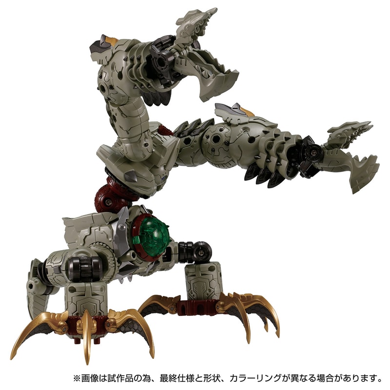 胸部には身長3㎝の極小フィギュア「ワルダロイド」が搭乗するカプセルが内蔵されている
