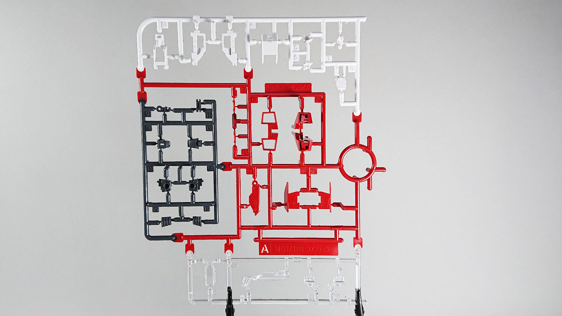 ランナー19枚……手のパーツ”エモーションマニピュレーターSP”がすごい！