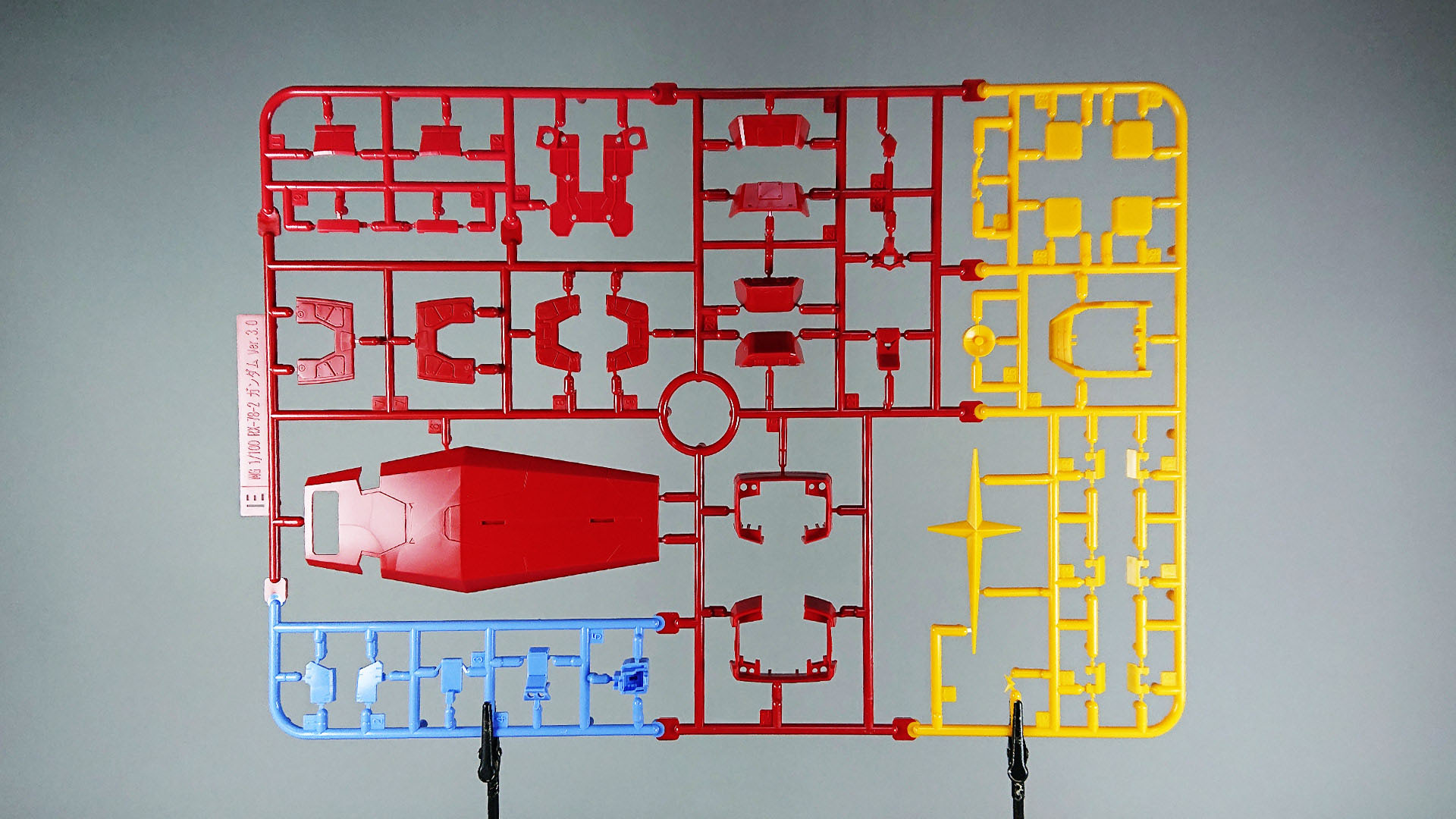 ランナー19枚……手のパーツ”エモーションマニピュレーターSP”がすごい！