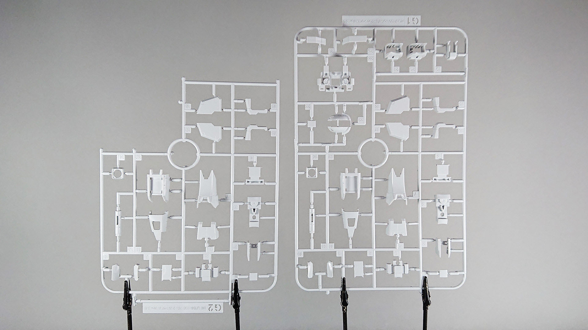 ランナー19枚……手のパーツ”エモーションマニピュレーターSP”がすごい！