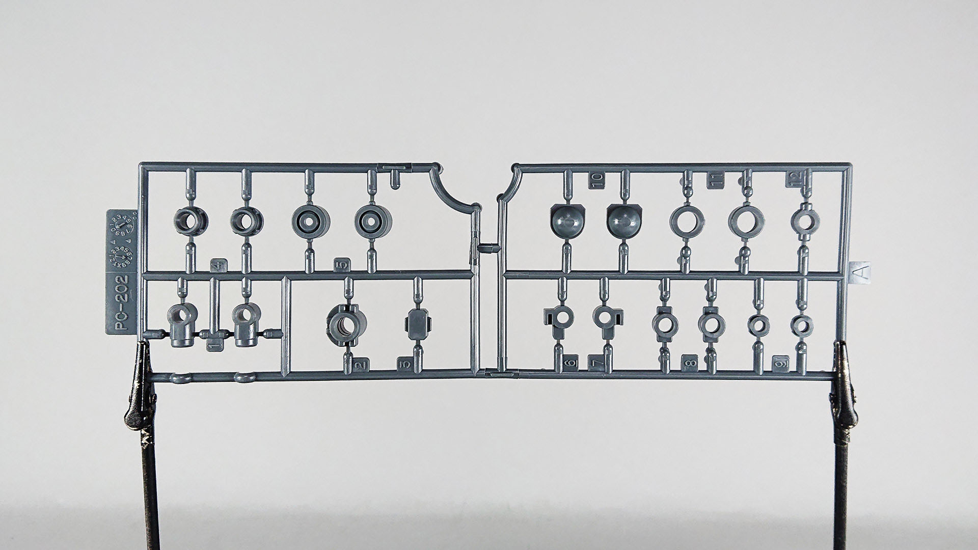 ランナー19枚……手のパーツ”エモーションマニピュレーターSP”がすごい！