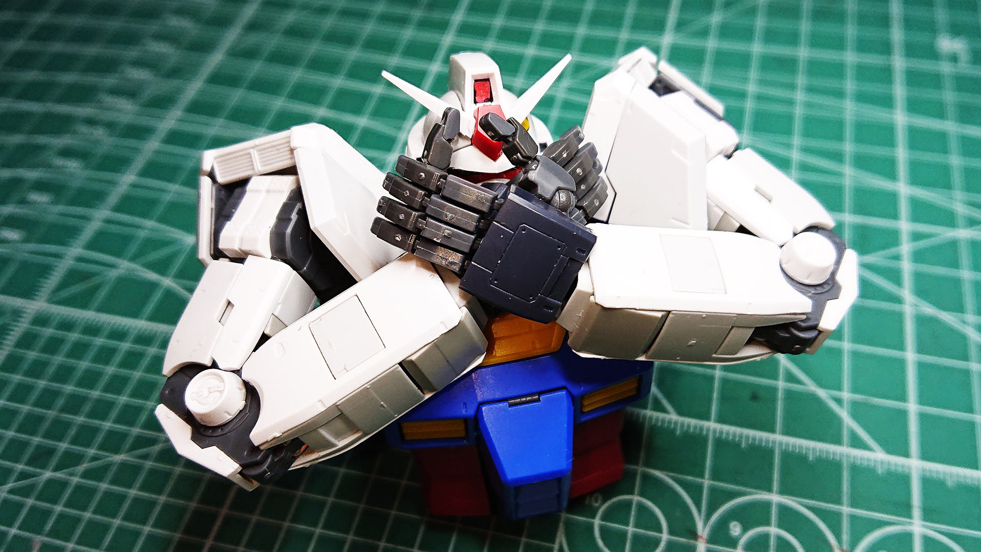 さすがMG！ 密度感たっぷりなのにすごい可動性能です。