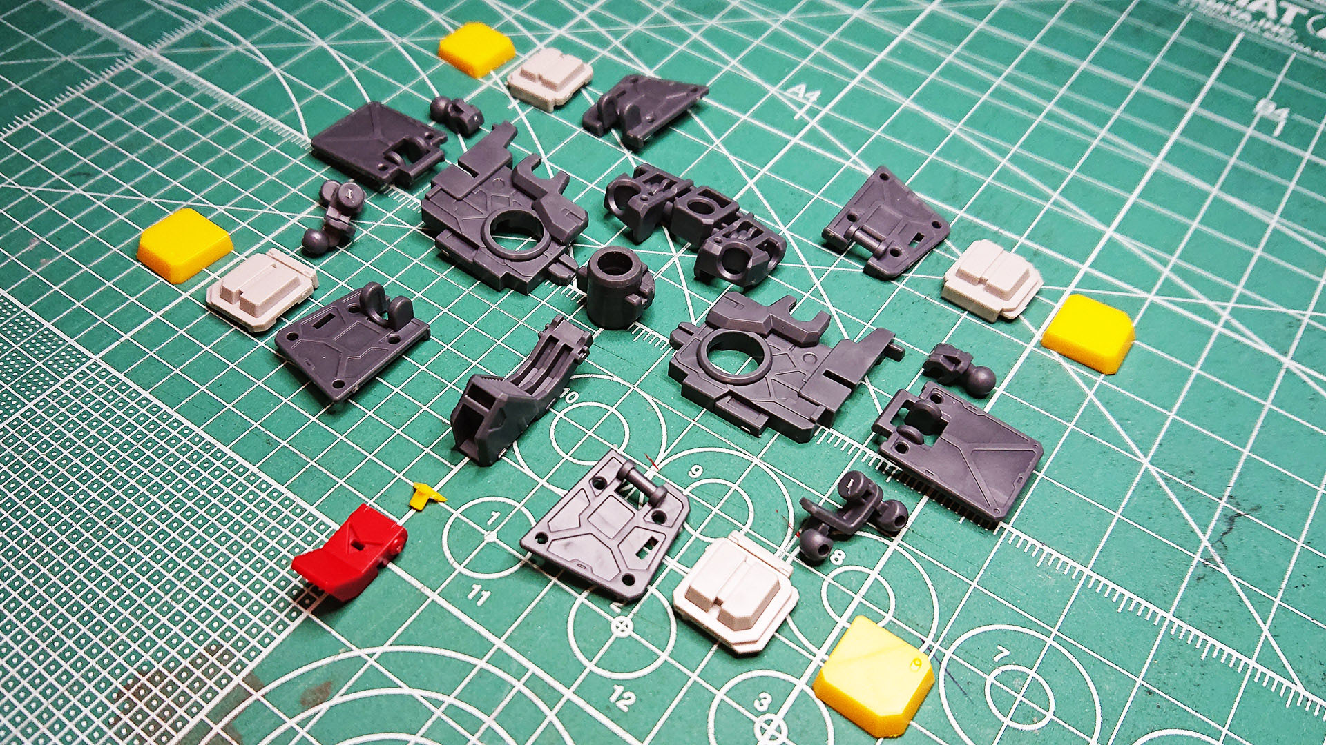 通常はアーマーで隠れる部分の密度感がこれまた素晴らしいです