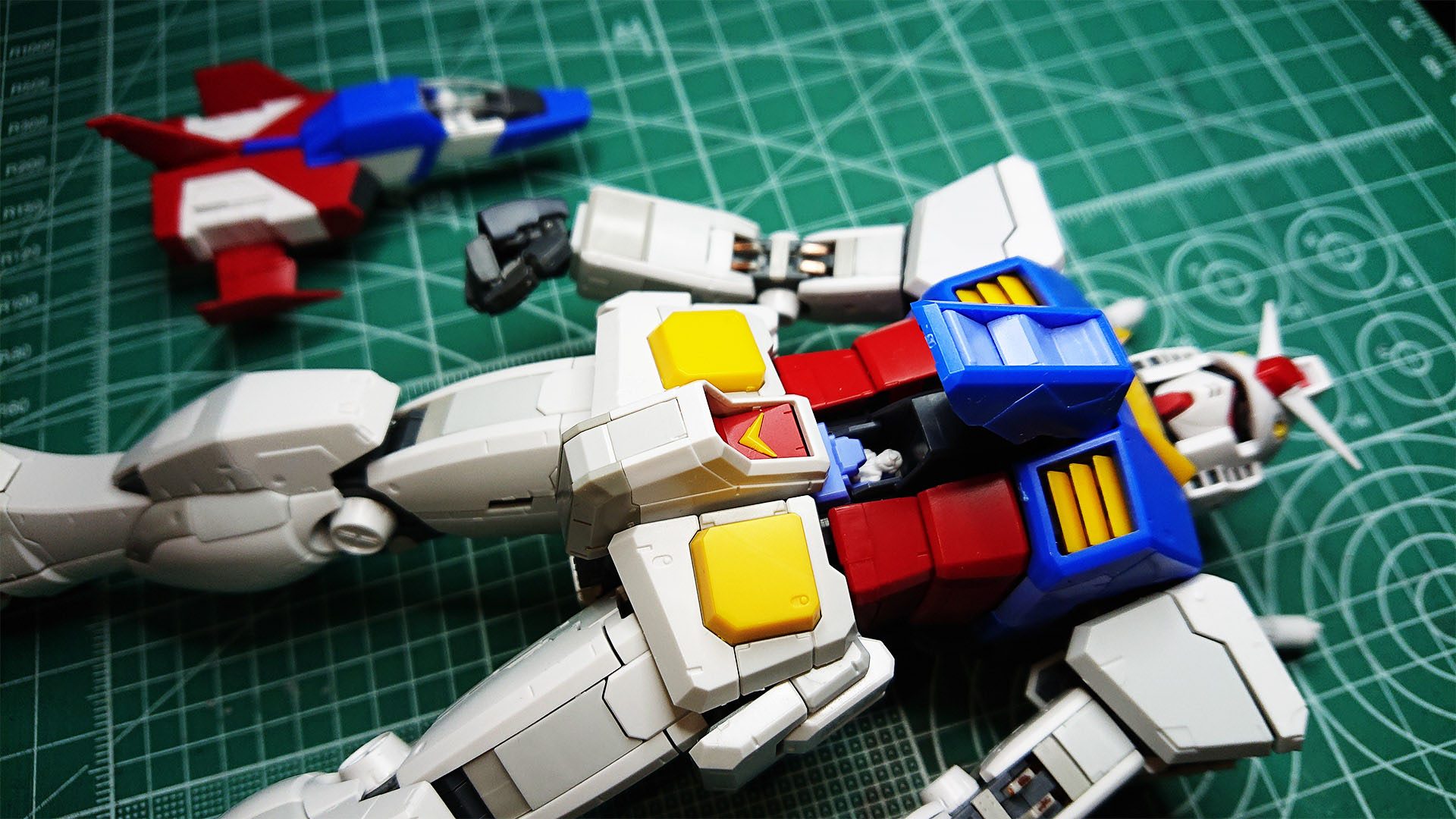 コクピットに人の姿があるだけでとてもスケール感が出て楽しくなります