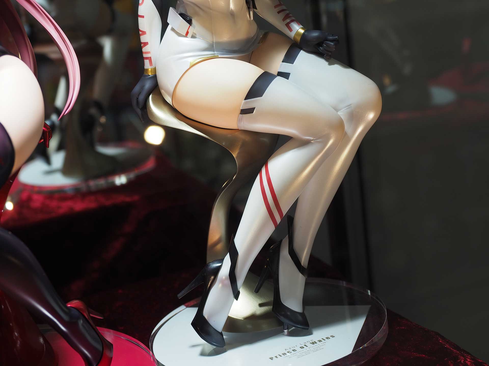 台座はアクリルで作られており、名前が書かれている