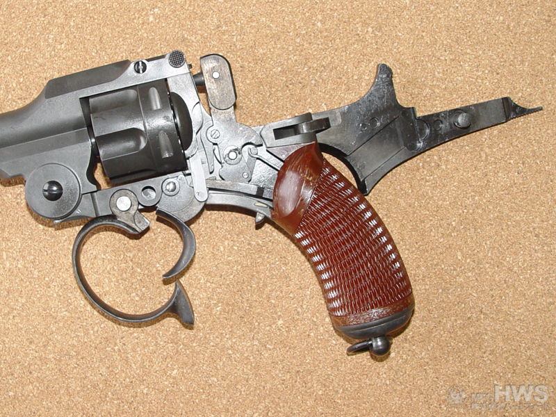 実銃同様に工具なしでの分解が可能
