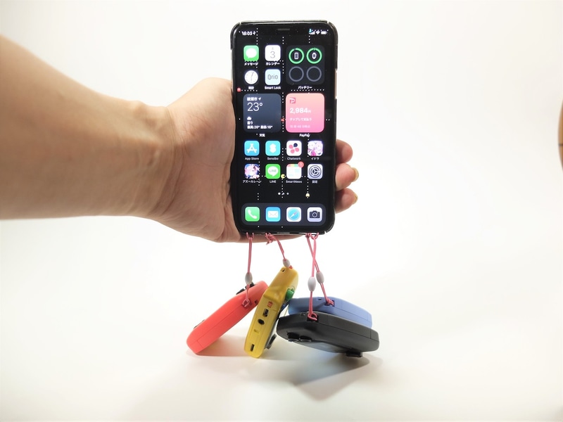 実際に持ってみると4台合計224gもあるのでかなり重い……