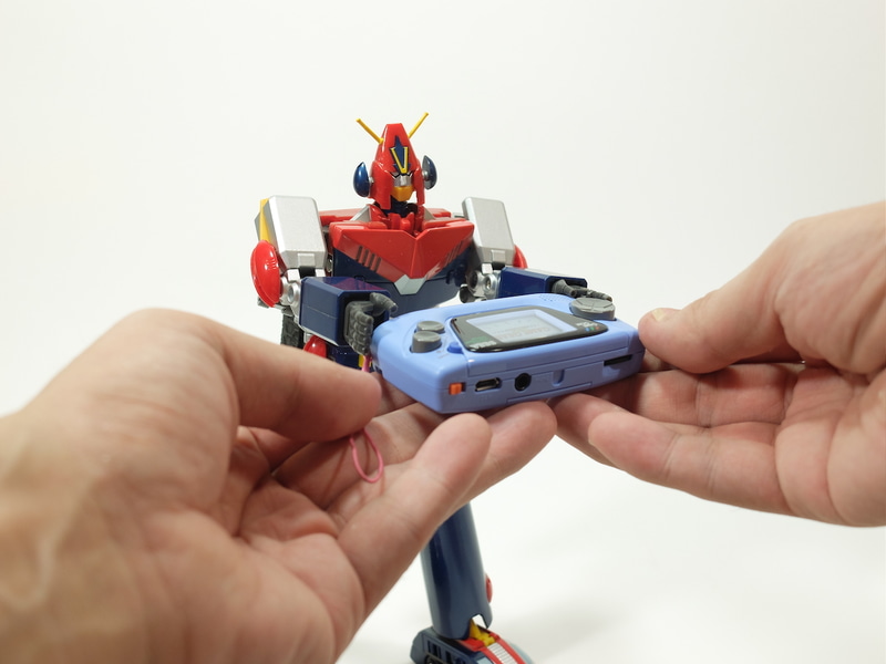 実際に手のところに持ってきてみたところ、サイズ感としてはジャストフィット！