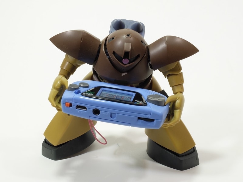 「さすがゴッグだ、『ゲームギアミクロ』を持たせてもなんともないぜ！」