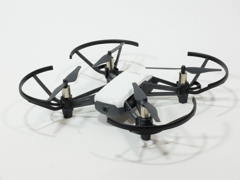 今回試したRyzeのトイドローン「TELLO」。2年前の製品だが、今でも元気に飛行できた