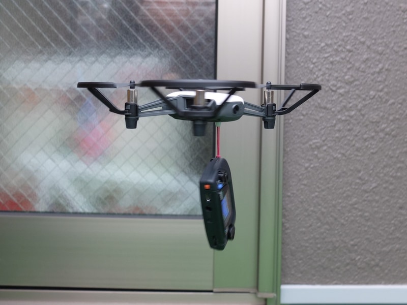 早速調子に乗って電池入りの「ゲームギアミクロ」の電源を入れた状態で試してみたところ……ん？ あれ？ 制御がきかない!?