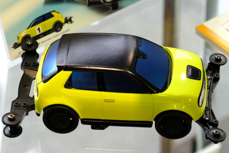 成型色でチャージイエローを再現