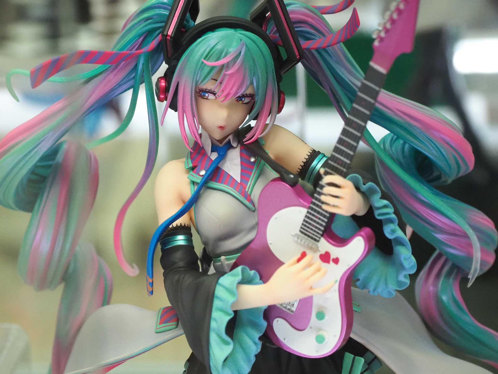 髪の毛のグラデーション感も素晴らしい。印象や小物のデティール感にも注目だ