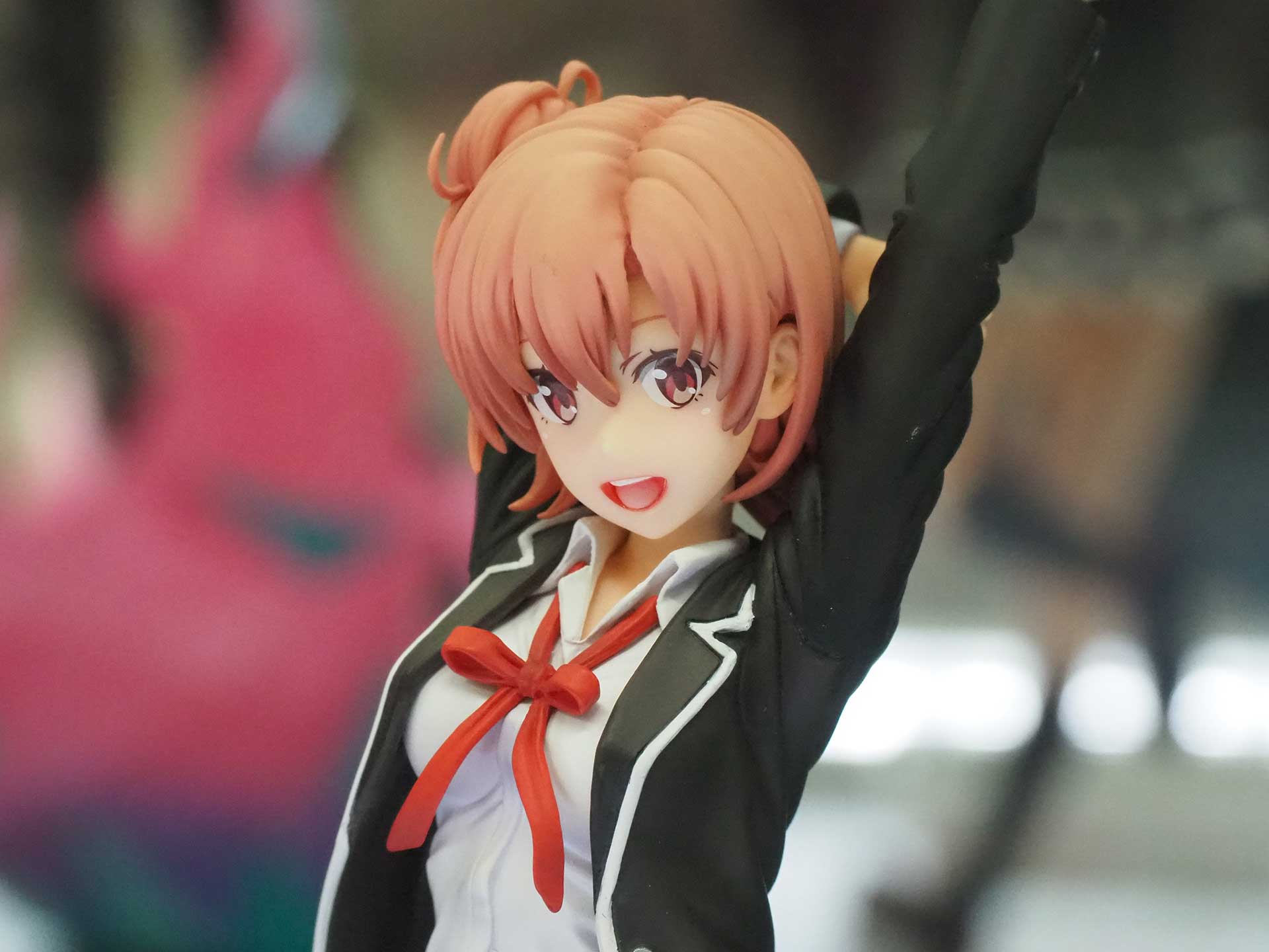 角度によっていろいろな表情が見られるところも面白い。目が合うと見つめられているようだ