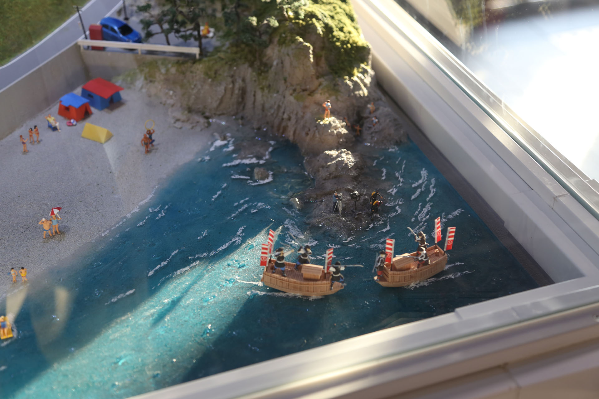 岩場では映画撮影、那須与一かな。