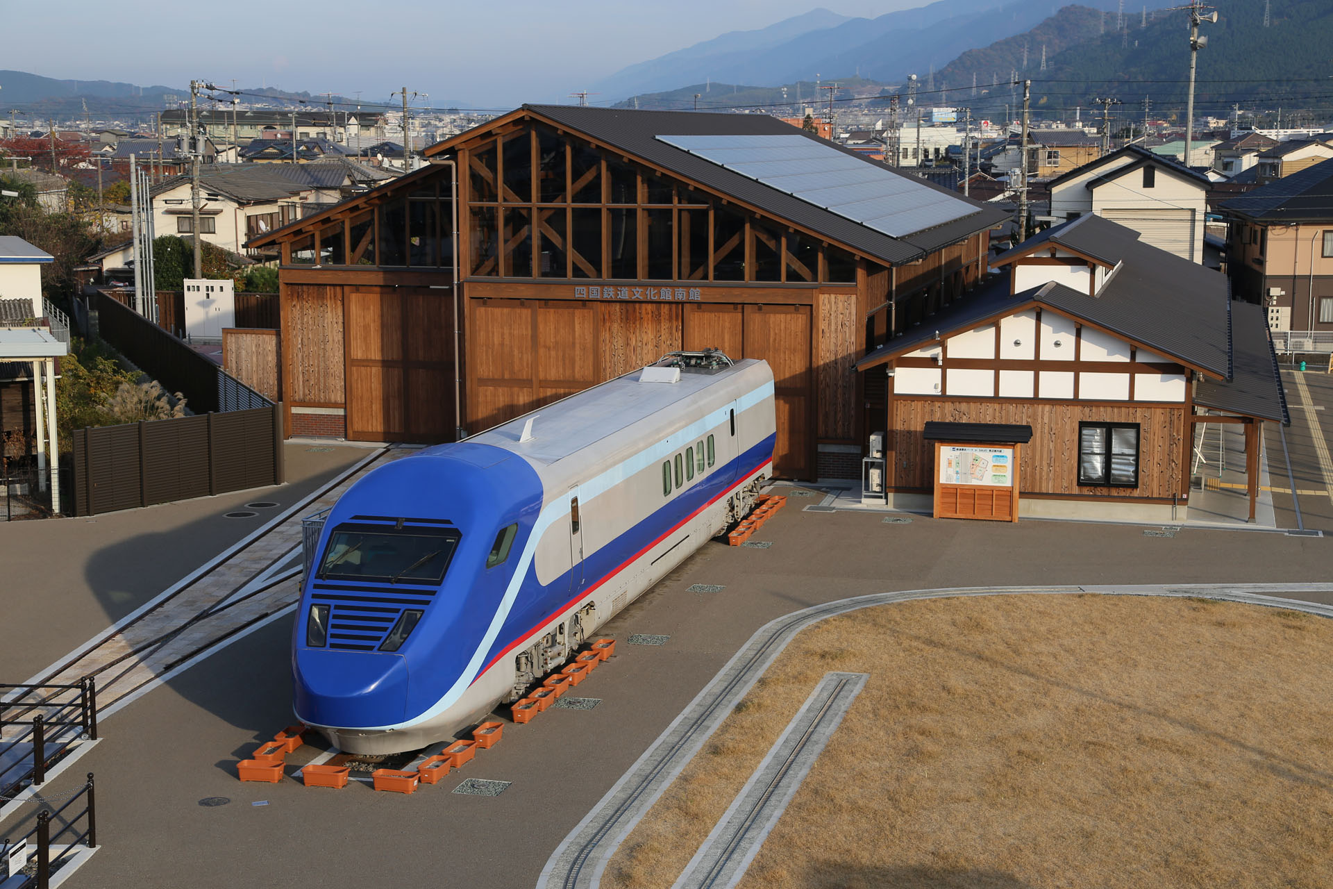 フリーゲージトレイン試作車「GCT01-201」