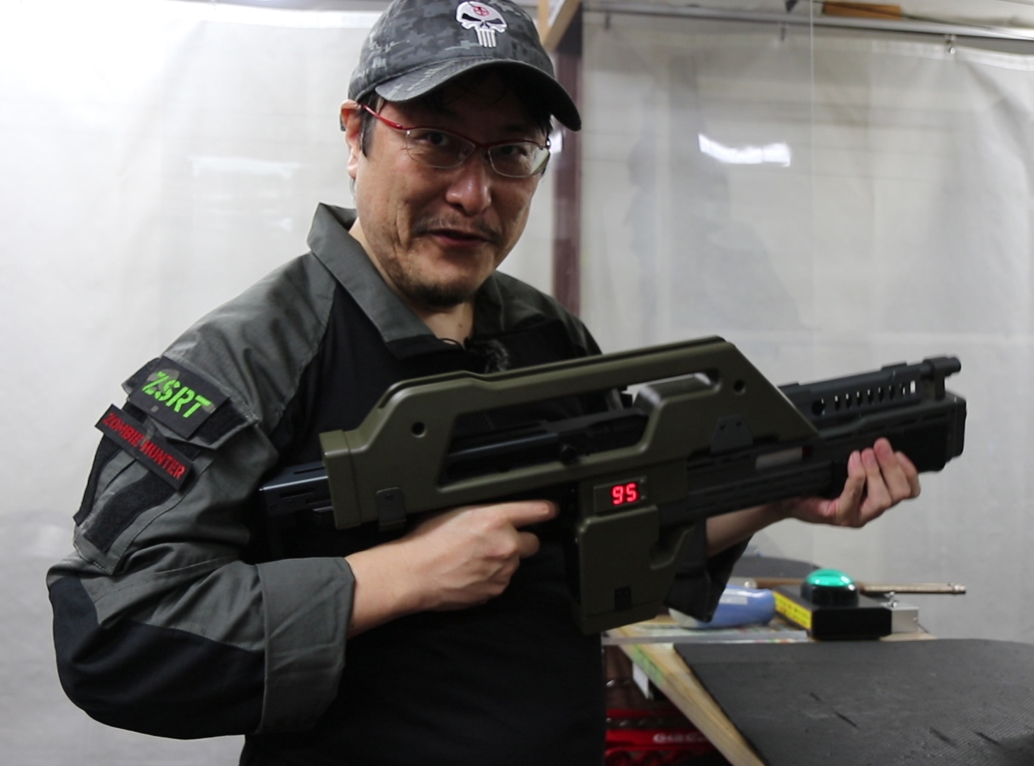 シューティングレンジで憧れの銃を！