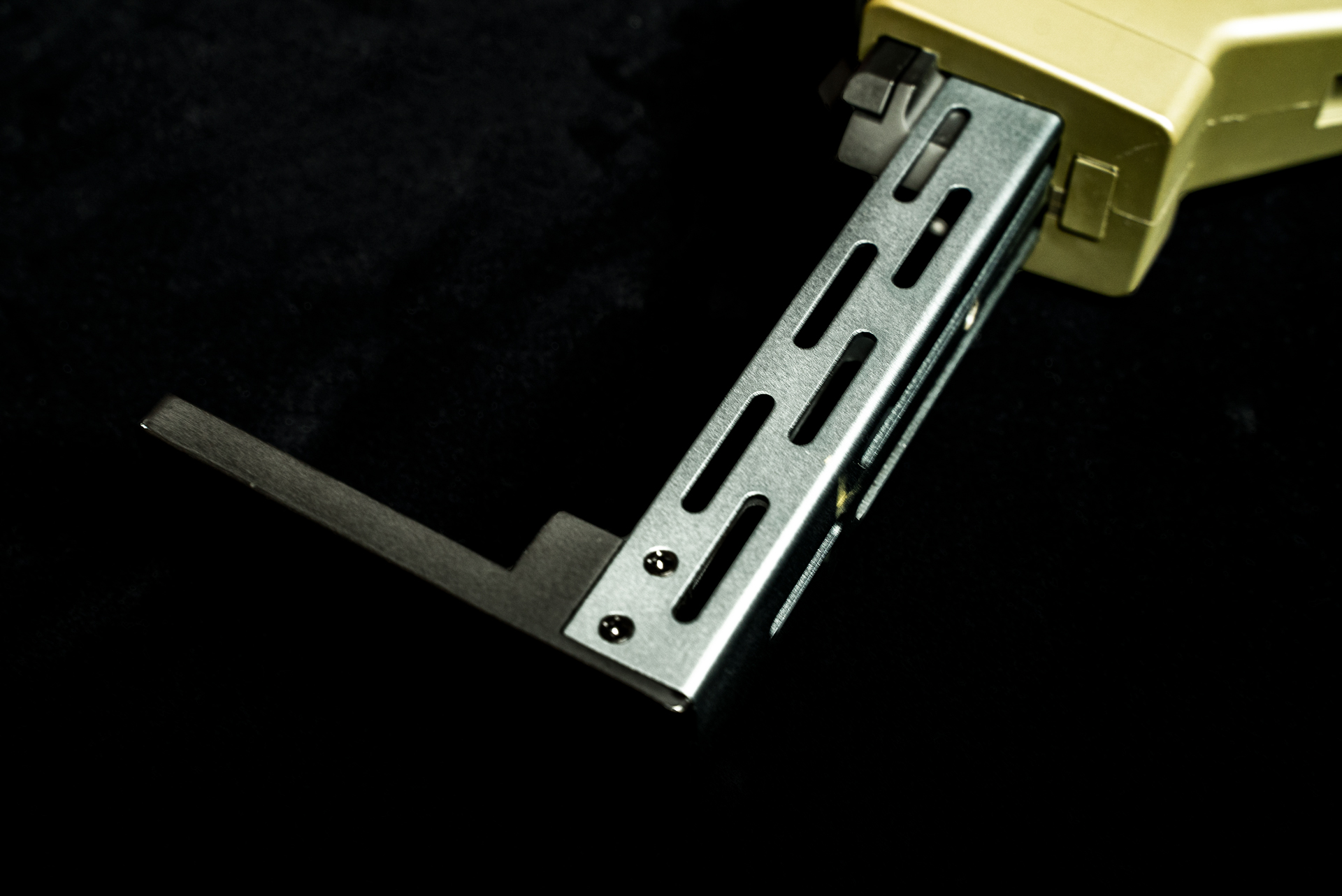 伸縮式ストックなので、ちょうどいい位置に肩づけできる