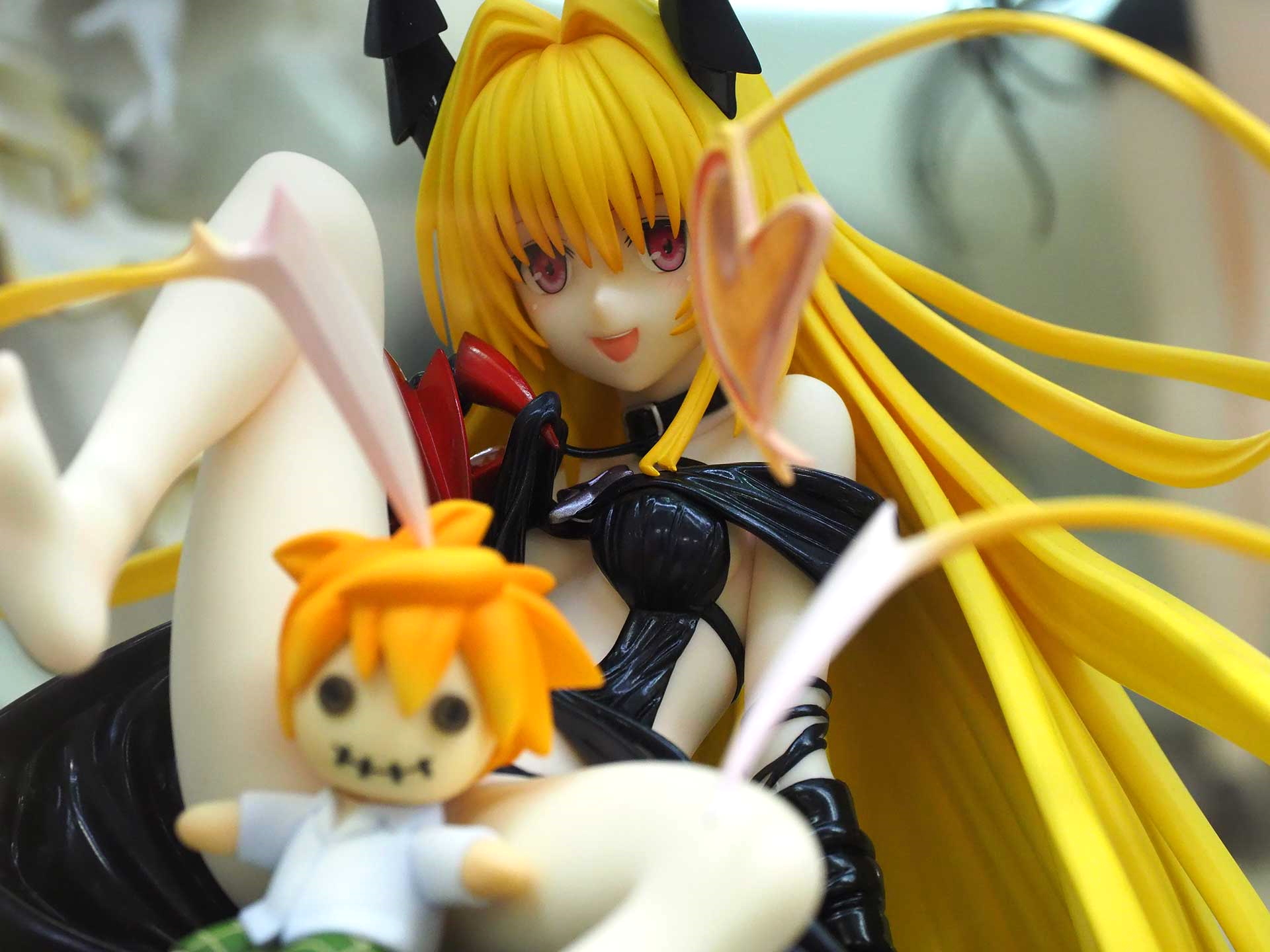 小悪魔のような表情のヤミに、ついつい魅入られてしまいそう