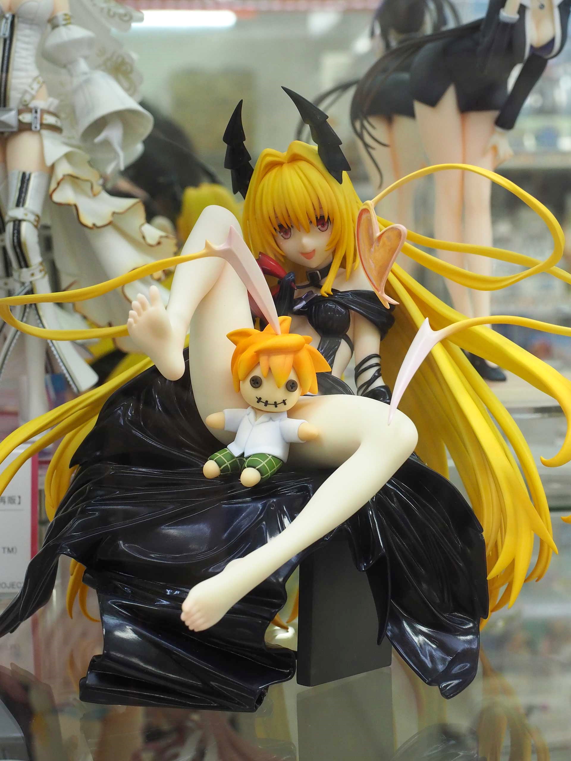 まさにヤミの魅力を凝縮したような逸品だ