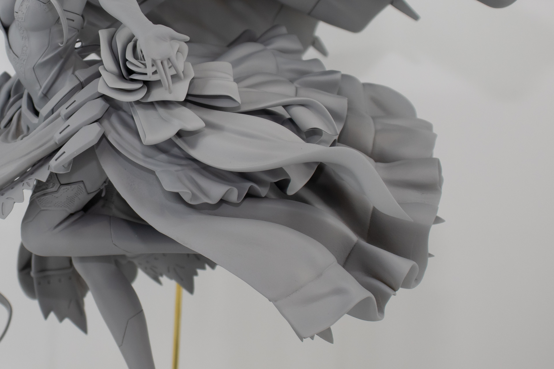 すさまじいボリューム感のスカート