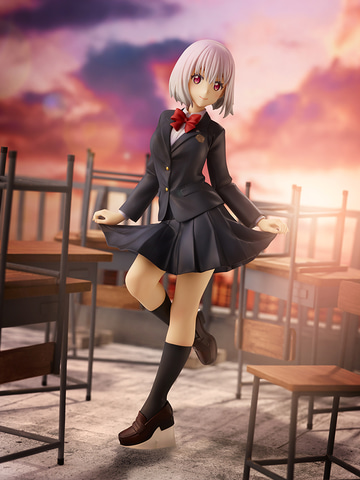 2人のポーズがかわいい！ 「SSSS.GRIDMAN」より冬服を身に着けた六花と