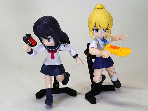 【レビュー】模型用塗料「真・黒色無双」/「黒色無双」レビュー 世界一黒い水性塗料でプラモデルが宇宙を駆ける！ - HOBBY Watch