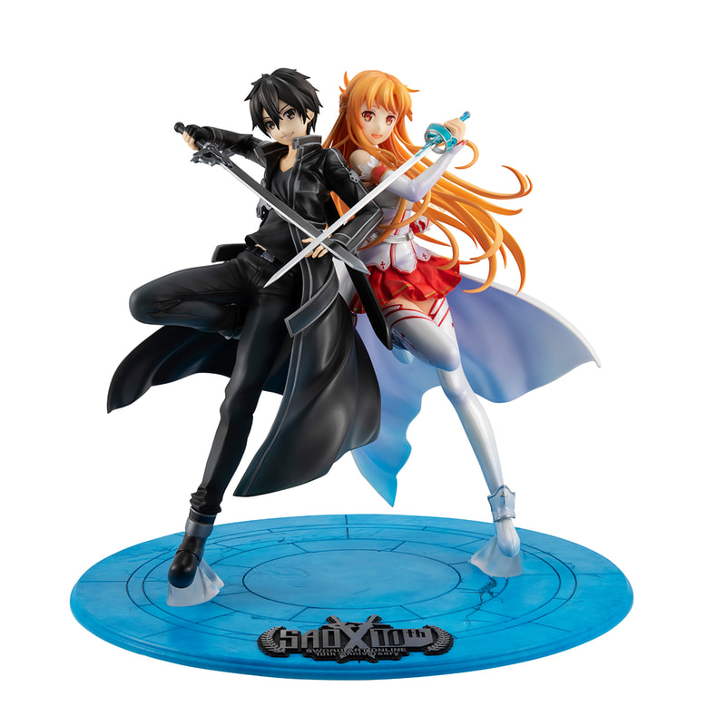 台座にも「SAO」10周年のロゴがあしらわれている
