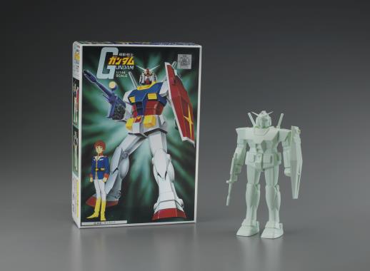 プラモデル2種が特別パッケージに