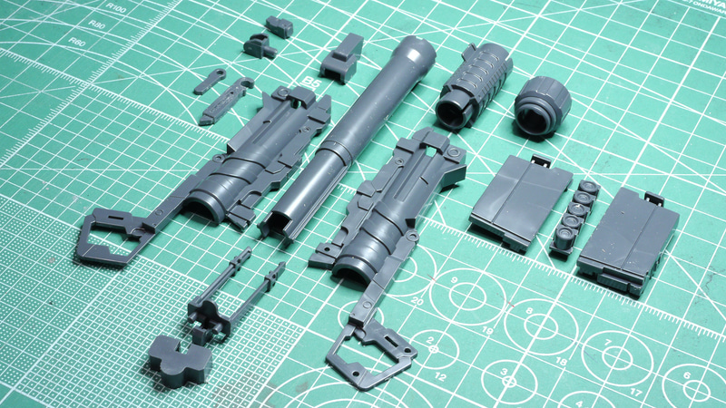 残念な点を挙げるとすると発光機構を搭載したシールド基部以外はMGユニコーンからの引き継ぎパーツがほとんど、ということろでしょうか。エモーションマニピュレーターSP向けにグリップ部分が変更されているとかはありますが、ほぼほぼ一緒です