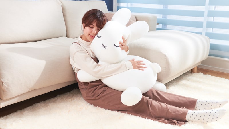 サイズが大きいからこそ、全身でその心地良さを感じることができるぬいぐるみ