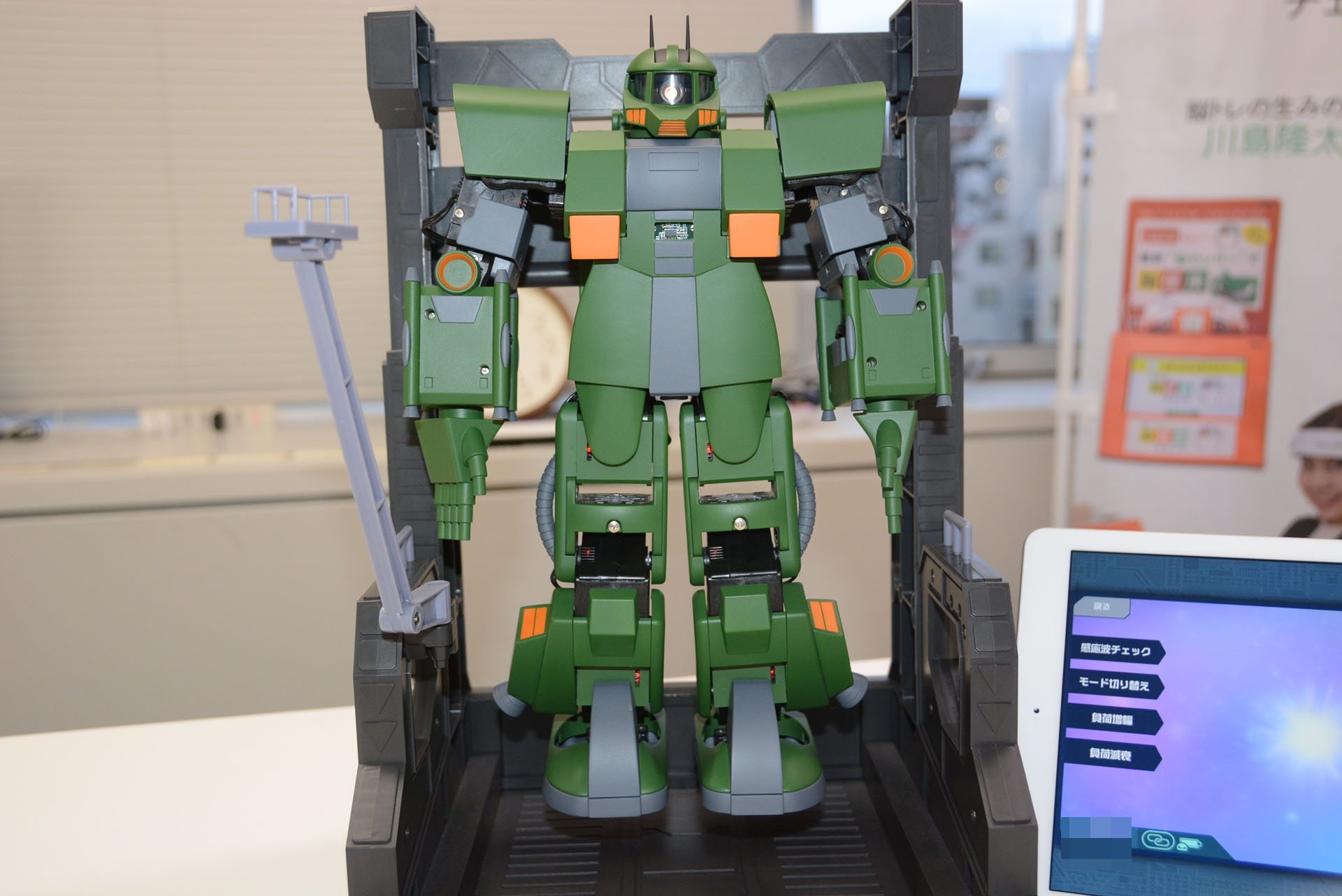 今回のテストのために開発されたザク。ちゃんと「サイコミュ・システム試験型」になっているところが楽しい