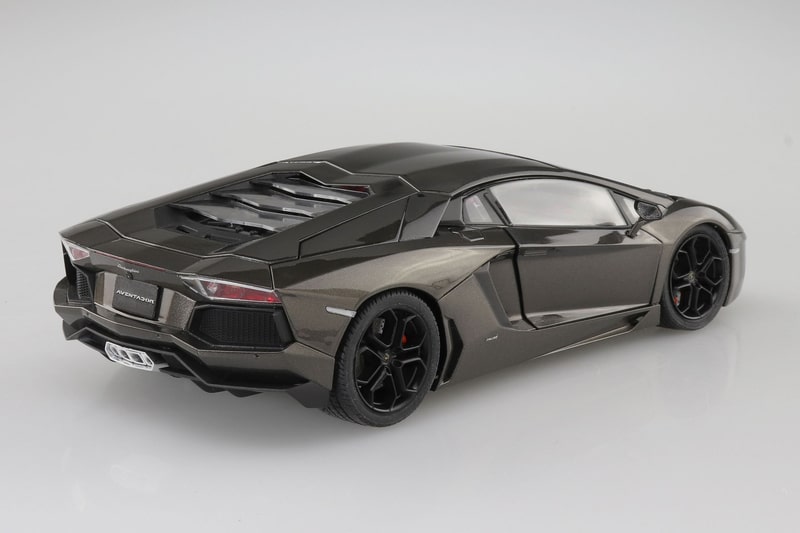 カラー：ガンメタリック